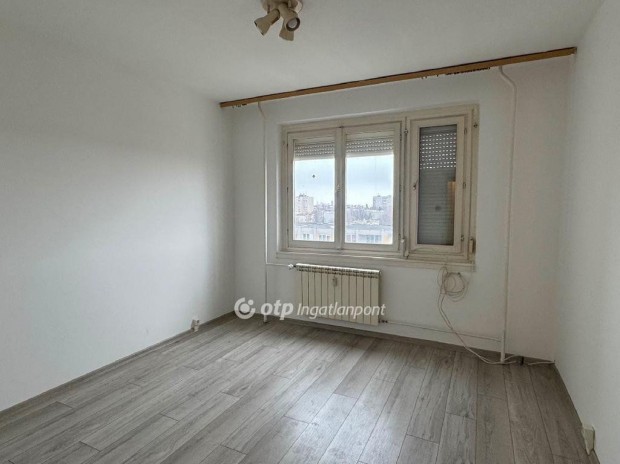 Duna�jv�rosi 58 nm-es lak�s elad�