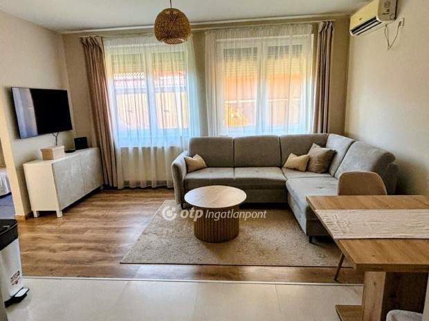 Dunavars�nyi elad� 51 nm-es h�z