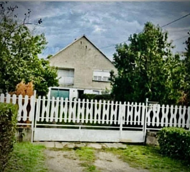 Dunavecs�n 3 szob�s csal�di h�z