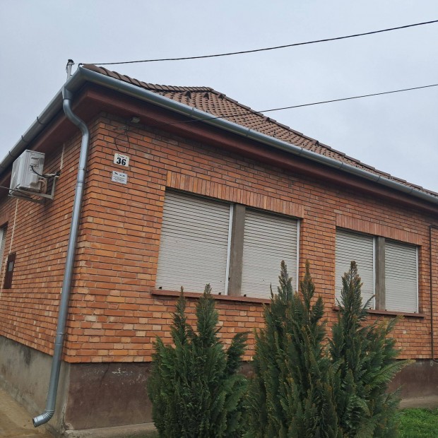 Dunavecsén családi ház eladó