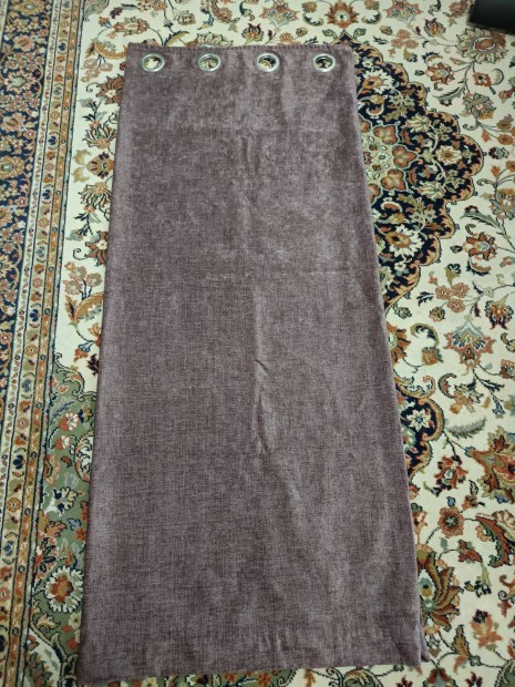 Dunelm lila sötétítő függöny 116*137