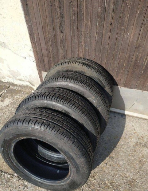 Dunlop 155/70R13 nyrigumi garnitra