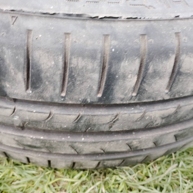 Dunlop 185/55 ny�ri gumi elad�