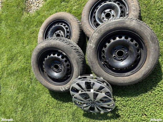 Dunlop 195/65/R15 Tli gumiszett lemezfelnivel