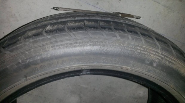 Dunlop 225/45R18 nyri gumi