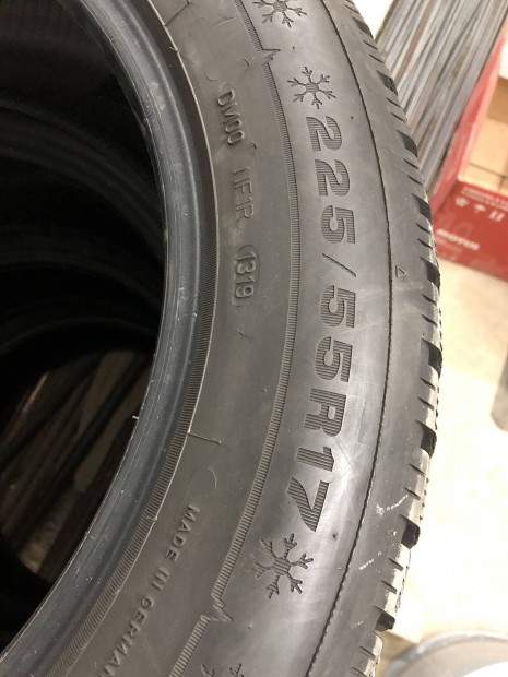 Dunlop 225/55r17 225/55 r17 tligumi garnitra 