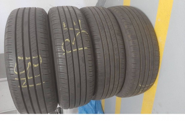 Dunlop Enasave EC300+ 215/60 R17 ny�ri gumi szett elad�