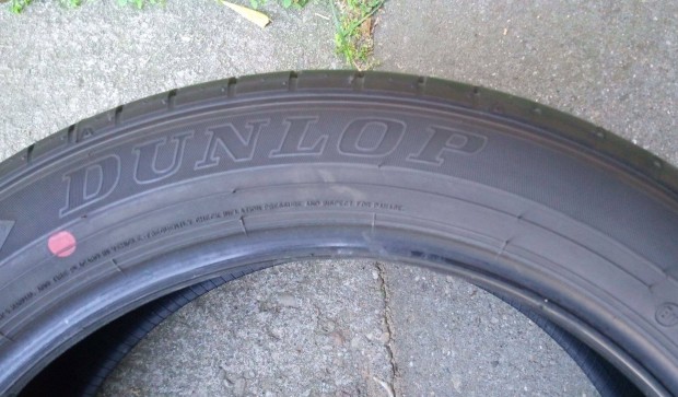 Dunlop SP Sport Maxx 050 típusú, 225/50R18