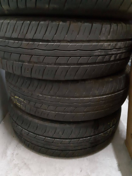 Dunlop SP Sportresponse 175/65 R15 nyri gumi szett (4 db)