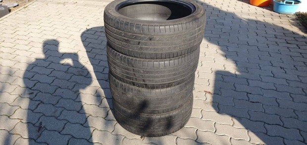 Dunlop Sp Sport Maxx 215/45R18 215/45 R18 defekt tr nyri gumi
