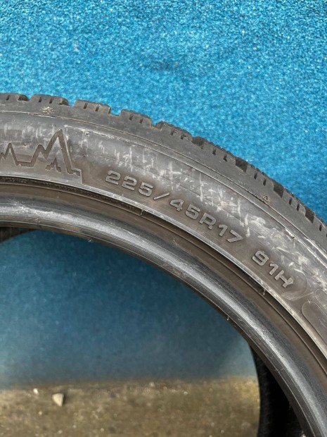 Dunlop Wintersport - 225 45 R17 - 2 db tligumi
