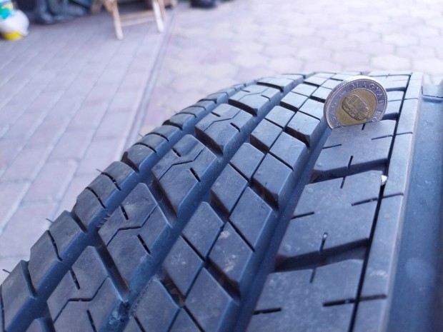 Dunlop nyári gumi 225/60R18