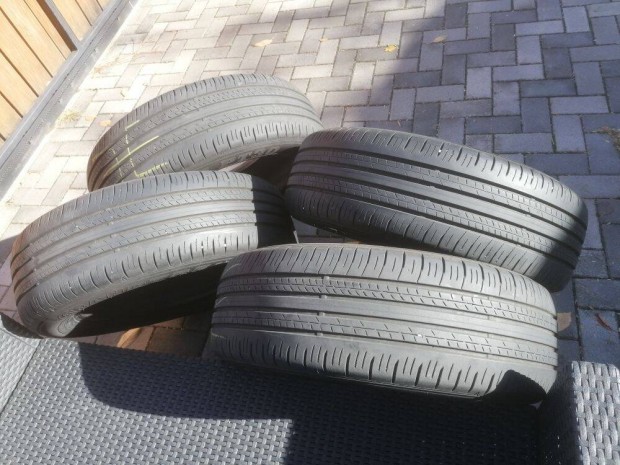 Dunlop nyri gumi 225/60R18 mretben (6mm,2019 50 ht)