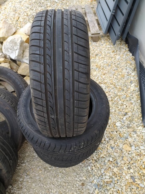 Dunlop nyri gumik 205/55 R15 90% -os!