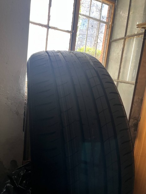 Dunlop sP sport Maxx 050 225/50 R18