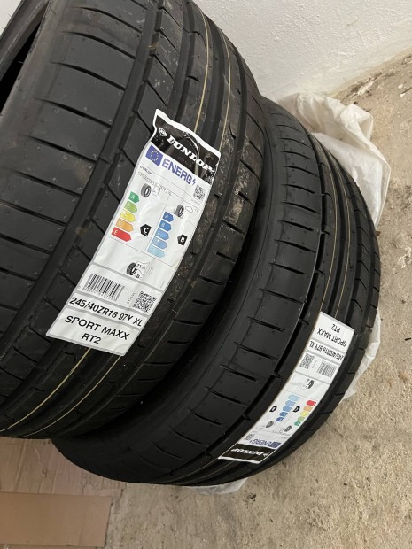 Dunlop új nyári gumik 2db 245 40 R18
