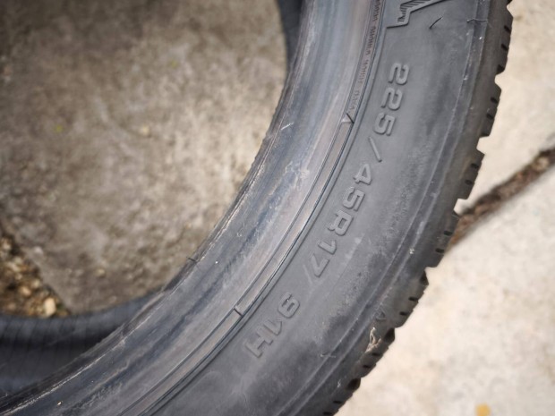 Dunlop wintersport téli gumik 225/45 R17