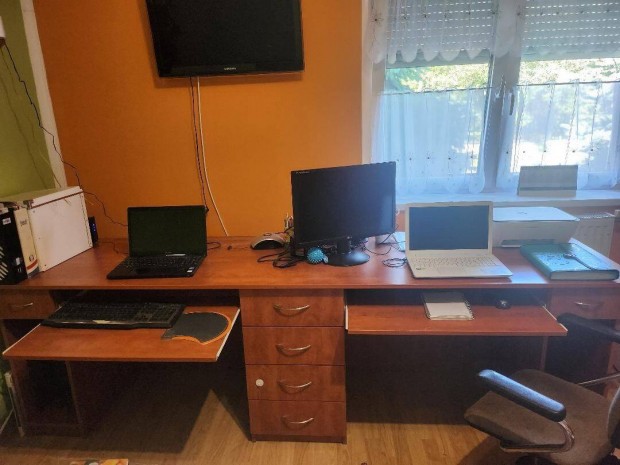 Dupla rasztal szekrnnyel s polccal, otthoni home office btor