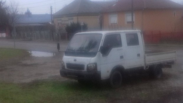 Duplakabinos platós KIA K2500 teherautó eladó!