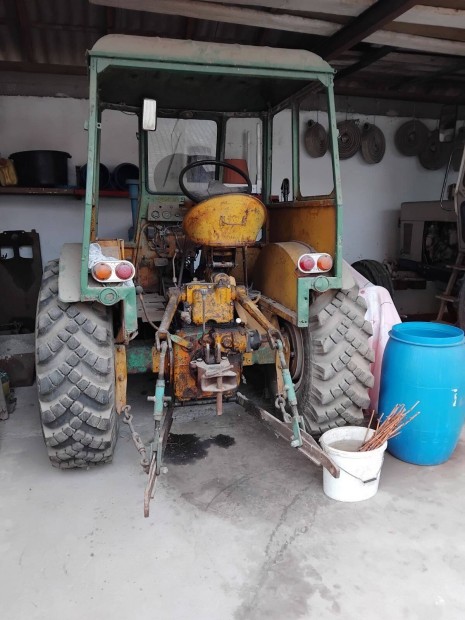 Dutra traktor