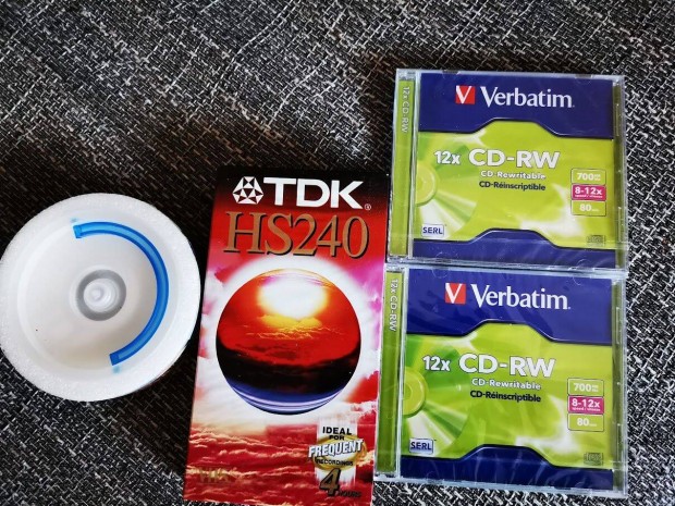 Dvd +r 10 Darab, cd 2 Darab s 1 Darab Videokazetta, Egyben