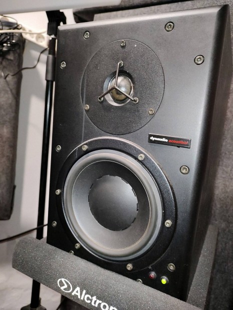 Dynaudio BM6 studio monitor