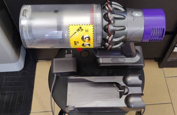 Dyson V10 hibsan elad