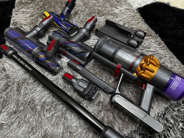 Dyson V15 Absolute