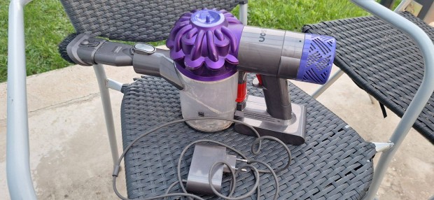 Dyson V7 akkus porszv