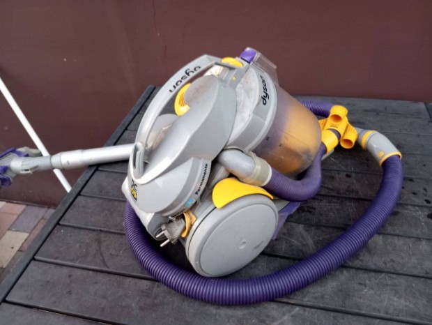 Dyson tartlyos porszv! (2000 w)