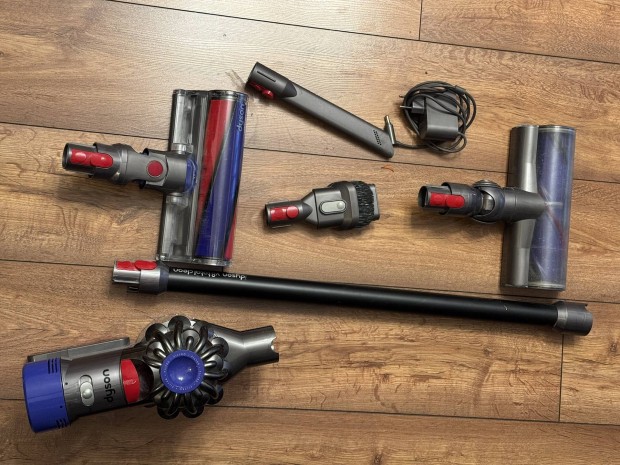 Dyson v8 elad
