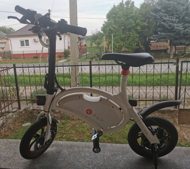 Dyu sszecsukhat elektromos mini kerkpr