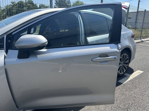 E210 corolla sedan bal első ajtó