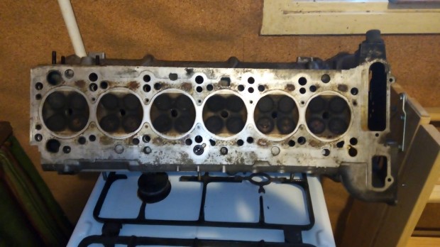 E34 Bms Hengerfej 