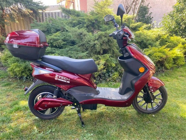 EA ZT-27 *Warrior* model �lomsavas 48V/20Ah akkumul�torral 900W