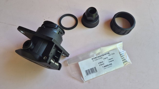 EBS ABS aljzat socket 7P24V ISO 7638