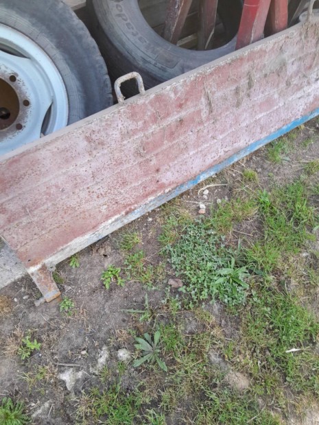 EB 7/70 pótlocsi hátsó ajtó