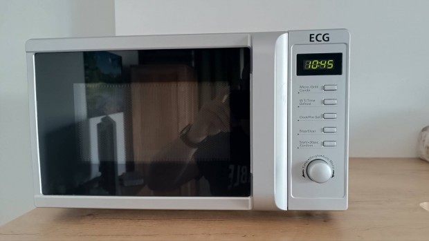ECG grilles mikrohullámú sütő