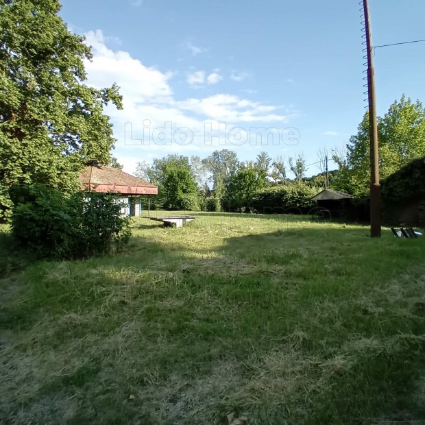 EGYEDI BERUH�Z�SI LEHET�S�G  K�ZVETLEN V�ZPARTI TELEK