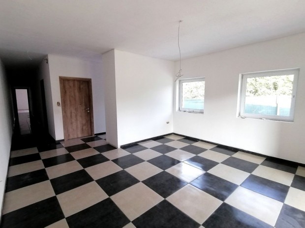 ELADÓ 2 SZINTES IKERHÁZ GÁRDONYBAN 810 M2-ES TELEKKEL!!
