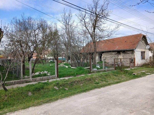 ELADÓ 87 m2 TÖRTELI CSALÁDI HÁZ