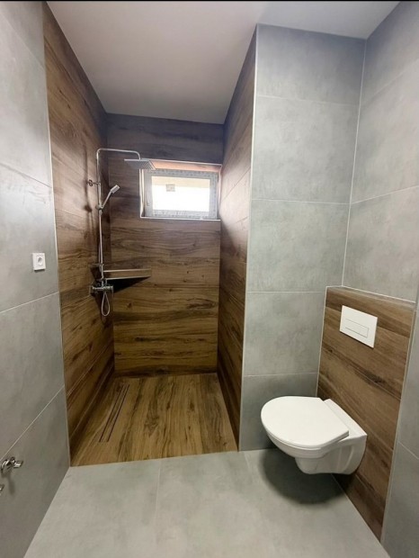 ELAD� 98 M2-ES �J �P�T�S� CSAL�DI H�Z PUSZTASZABOLCSON!!