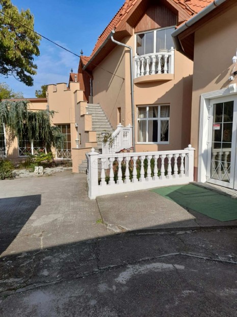 ELAD� APARTMANH�Z FERT�SZENTMIKL�SON!