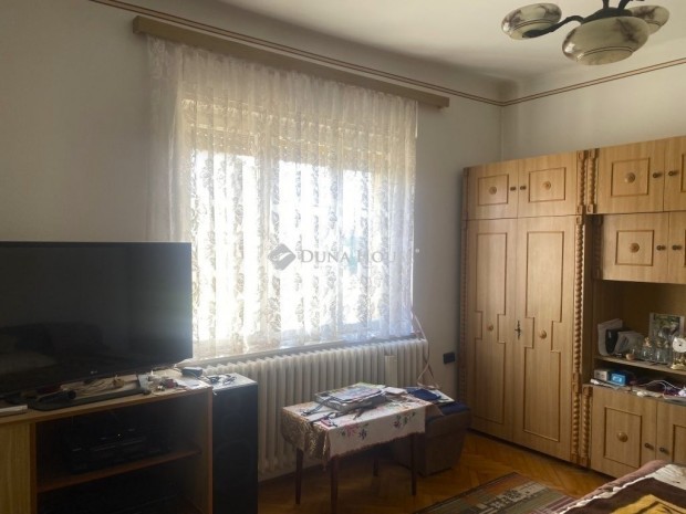 ELAD� CSAL�DI H�Z MONOR CSENDES UTC�J�BAN 1 016 NM TELEK