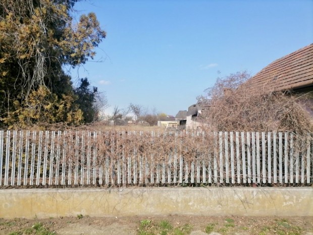 ELAD� �P�T�SI TELEK PUSZTASZABOLCS K�ZPONTJ�BAN!