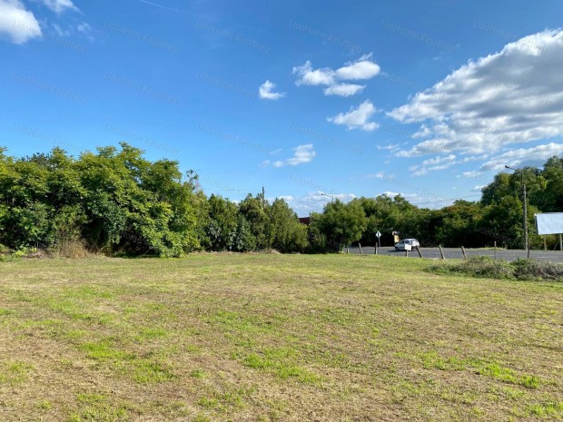 ELAD� �P�T�SI TELEK, -VONYARCVASHEGY!