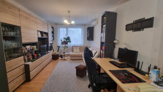 ELAD� H�ROM SZOB�S H�SZIGETELT PANELLAK�S VESZPR�MBEN