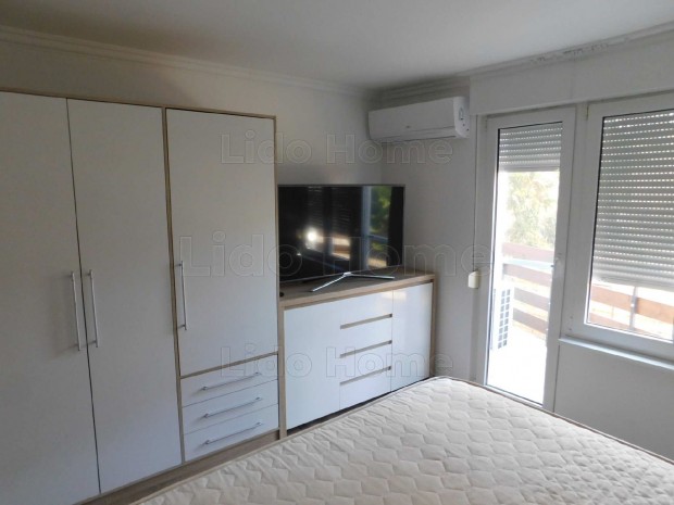 ELAD� NYARAL� BALATON PARTT�L 250 M�TERRE!