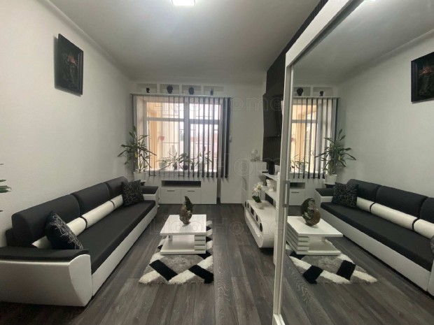 ELAD� Nagykanizsa Belv�ros�ban egy eleg�ns, ig�nyesen fel�j�tott