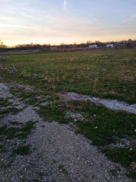 ELAD� Nagykanizsa �szaki r�sz�n, az aut�p�lya k�zel�ben egy